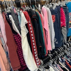 年内バーゲン　キッズ服・レディース服全品100円均一 - リサイクルショップ