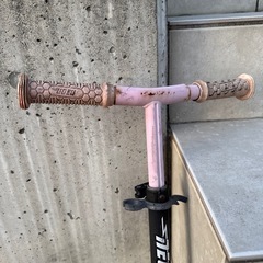 キッズキックボード　の画像