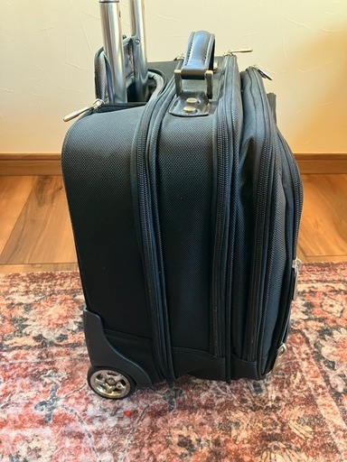 Samsonite 中型キャリーケース 機内持ち込みOK