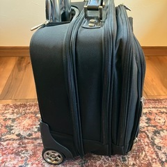 Samsonite 中型キャリーケース 機内持ち込みOK