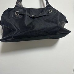 黒のボストンバック
