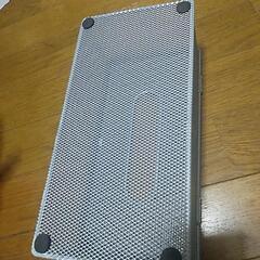 メタリックなティッシュケースボックスの画像