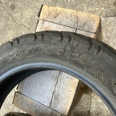 原付用　中古タイヤ　８０／１００　１０インチ　２本　まだまだ使えます。コーナンだと新品１本は5000円位です。の画像