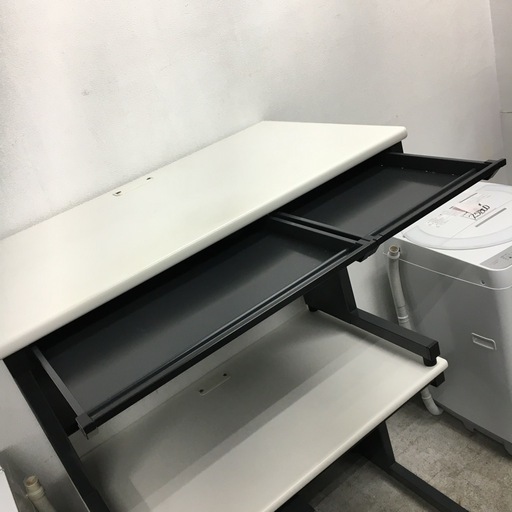 スチールデスク／別途スチールワゴン有り