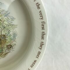 ウェッジウッド　ピーターラビット　MRS.TIGGY WINKLE　幅(W)167mm × 奥行(D)167mm × 高さ(H)35mm　【ジャングルジャングル堺初芝店】　堺市（東区　西区　北区　南区　堺区　美原区）高石市　泉大津市　忠岡町　和泉市　松原市　大阪狭山市の画像
