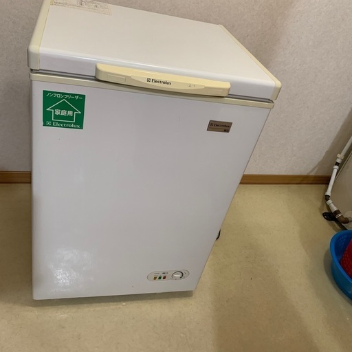 エレクトロラックス　冷凍庫、フリーザー　105L