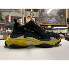 BALENCIAGA バレンシアガ　Triple S 42 　トリプルエス メンズスニーカー　27.5cmの画像