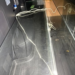 IKEA ガラス飾り棚の画像