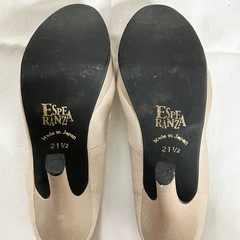 ESPERANZA エスペランサ ベージュホワイトパンプス 21.5センチの画像
