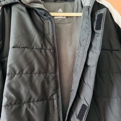 超美品adidasベンチコートの画像