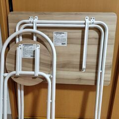 【値下げしました】折りたたみ机＆椅子セットの画像