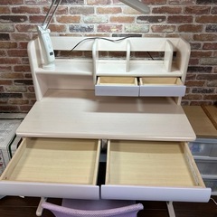 学習机・椅子セット(交換用新品引き出し前板付き)の画像
