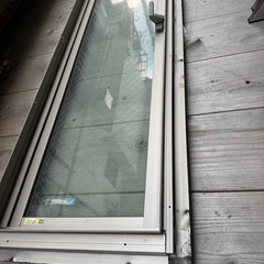 はめごろし窓　FIX・縦すべり出し窓の組み合わせの画像