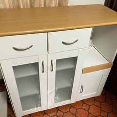 食器棚の画像