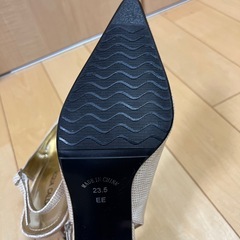 レディースパンプス23.5cm(ベージュ)【未使用】の画像