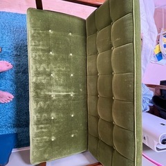 正規品カリモク60 Karimoku モケットグリーン Kチェア ソファ 2人掛け の画像