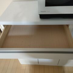 食器棚無料で差し上げます。