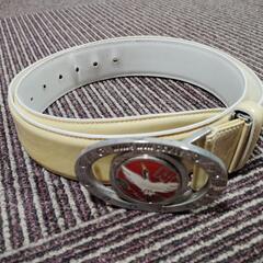 ウィンウィンスタイル BELT 本牛革タイプ ベルト ゴルフ WINWIN STYLE　鶴モチーフバックル付きクリーム色の画像