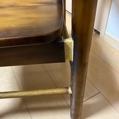 カリモク家具のコロニアルのダイニングチェア一脚ジャンク品の画像