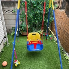 屋外ブランコの画像