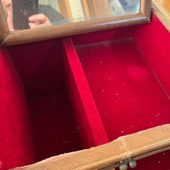 藤のコスメボックスの画像