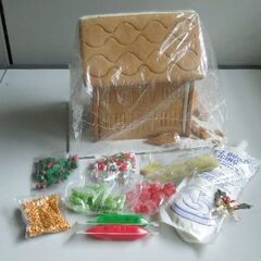 【ご成約済】お菓子の家（デコ素材付き・訳あり）