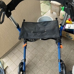 本日とりに来れる方！シルバーカー