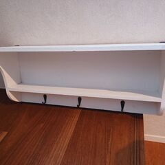 お譲りします　壁掛シェルフ　白　カントリー調の画像