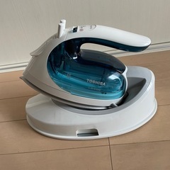 【美品】TOSHIBA スチームアイロン