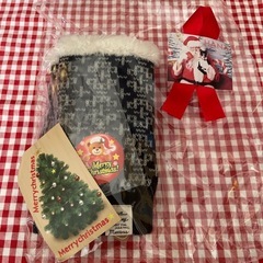 クリスマスのラッピング付き新品手袋です。