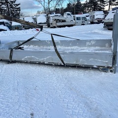 ２トントラック　ヒラボディ