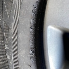 BRIDGESTONE 185/65R14 スタッドレス　冬タイヤ　2021年製　溝ありの画像