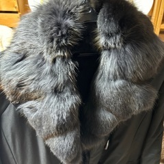 新品同様。黒 毛皮コート レディース アウター、軽いの画像