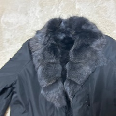 新品同様。黒 毛皮コート レディース アウター、軽いの画像