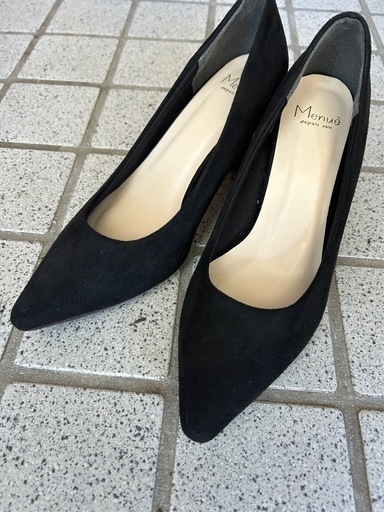 黒パンプス