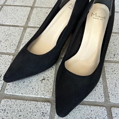 黒パンプス