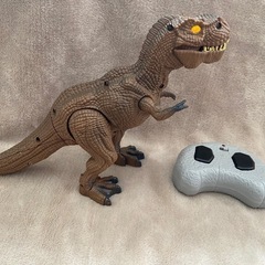 RCジュラシックダイナソー　恐竜のラジコン　歩く