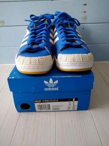 adidasスニーカー