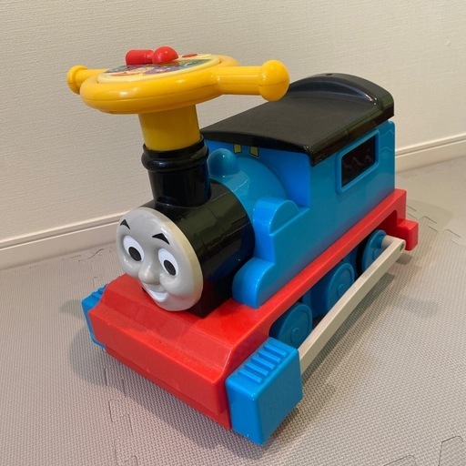 機関車トーマス 電動乗用車 乗って動く