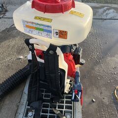 【福岡県みやま市】ヤンマー 動力散布機 V-4EP 1キロ剤対応 背負式 リコイル プルンスタート タンク容量 10L 動散 薬剤 肥料 農薬 【管理番号　農機具014】の画像