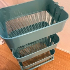 IKEA キャスター付きワゴンの画像