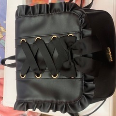 可愛い 。 美品。  リュック。  バック 。黒。リボン。 の画像