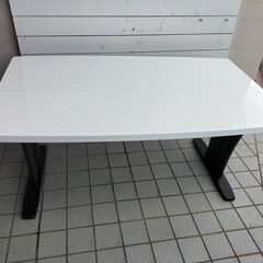 ニトリ　ダイニングテーブル