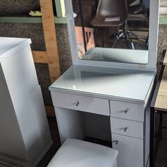 ドレッサ探してる方！！シンプルお洒落なドレッサーあります！！