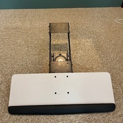 キーボードトレイ　3000円でお渡しします。