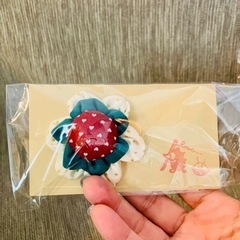 クリスマスリース＆バッヂ 新品未開封の画像