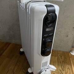デロンギオイルヒーター　トップハンガー付　2023年購入　
