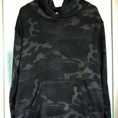 REAL WASHの迷彩柄パーカーです☆ ニット素材です　サイズ...