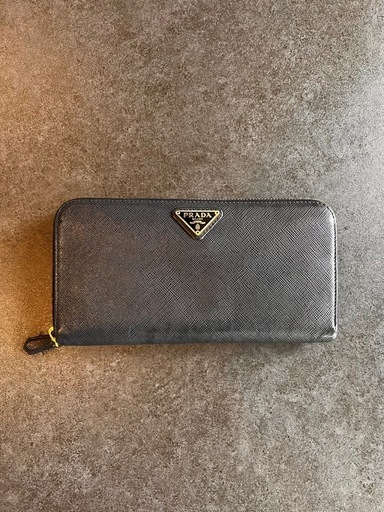 プラダ 正規品プラダ神戸店購入 長財布