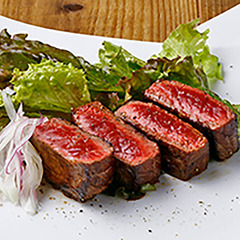 「肉バルのキッチンスタッフ」履歴書不要！意欲・人柄重視で集めています。週休二日制！ご家庭の都合でのお休みも取りやすい環境ですの画像